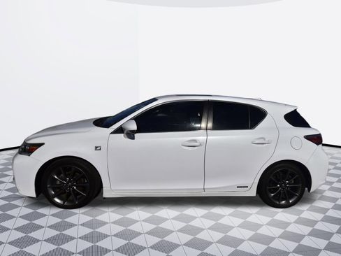 Used 2013 Lexus CT 200h w/ F Sport Pkg w/Nuluxe Trim FWD image 4
