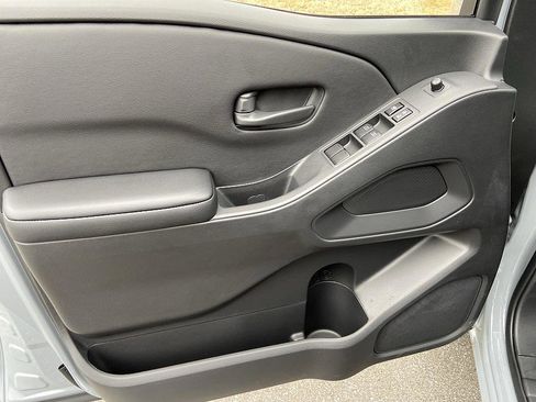 New 2026 Nissan Frontier SV image 9