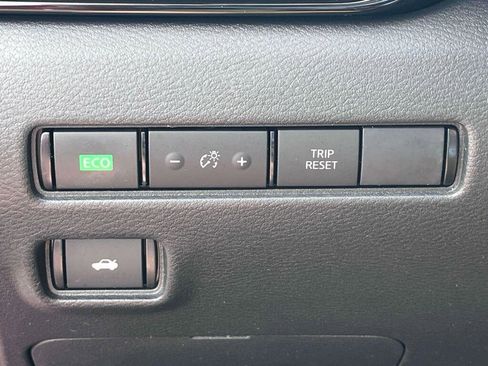 Used 2023 Nissan Sentra SV FWD image 28