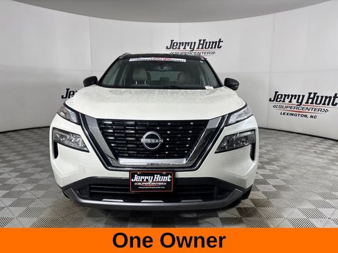 Used 2023 Nissan Rogue SL AWD/4WD image 3