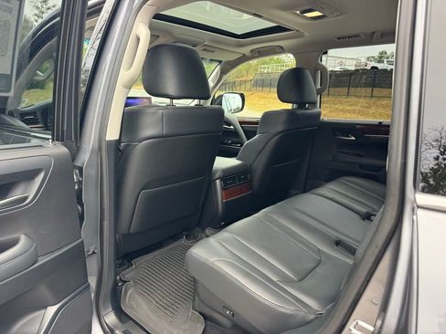 Used 2019 Lexus LX 570 4WD image 28