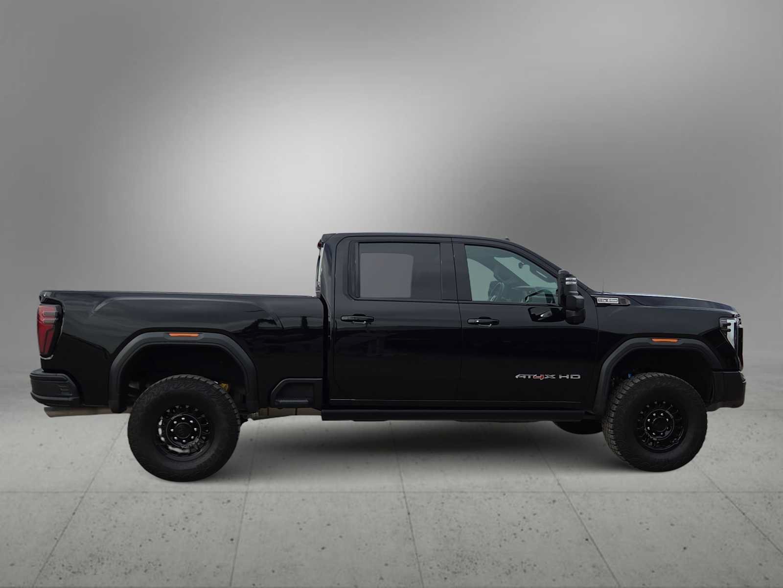 Used 2025 GMC Sierra 2500 AT4X w/ AT4X AEV Edition AWD/4WD image 9