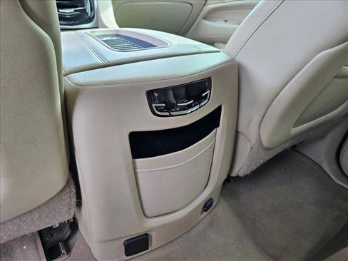 Used 2020 Cadillac Escalade ESV Luxury image 18