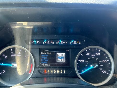 Used 2018 Ford F250 XLT w/ Camper Package RWD image 4