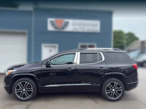 Used 2017 GMC Acadia Denali w/ Technology Package AWD/4WD image 4