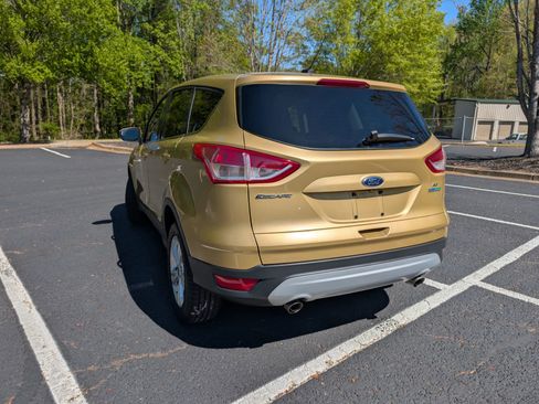 Used 2014 Ford Escape SE image 4