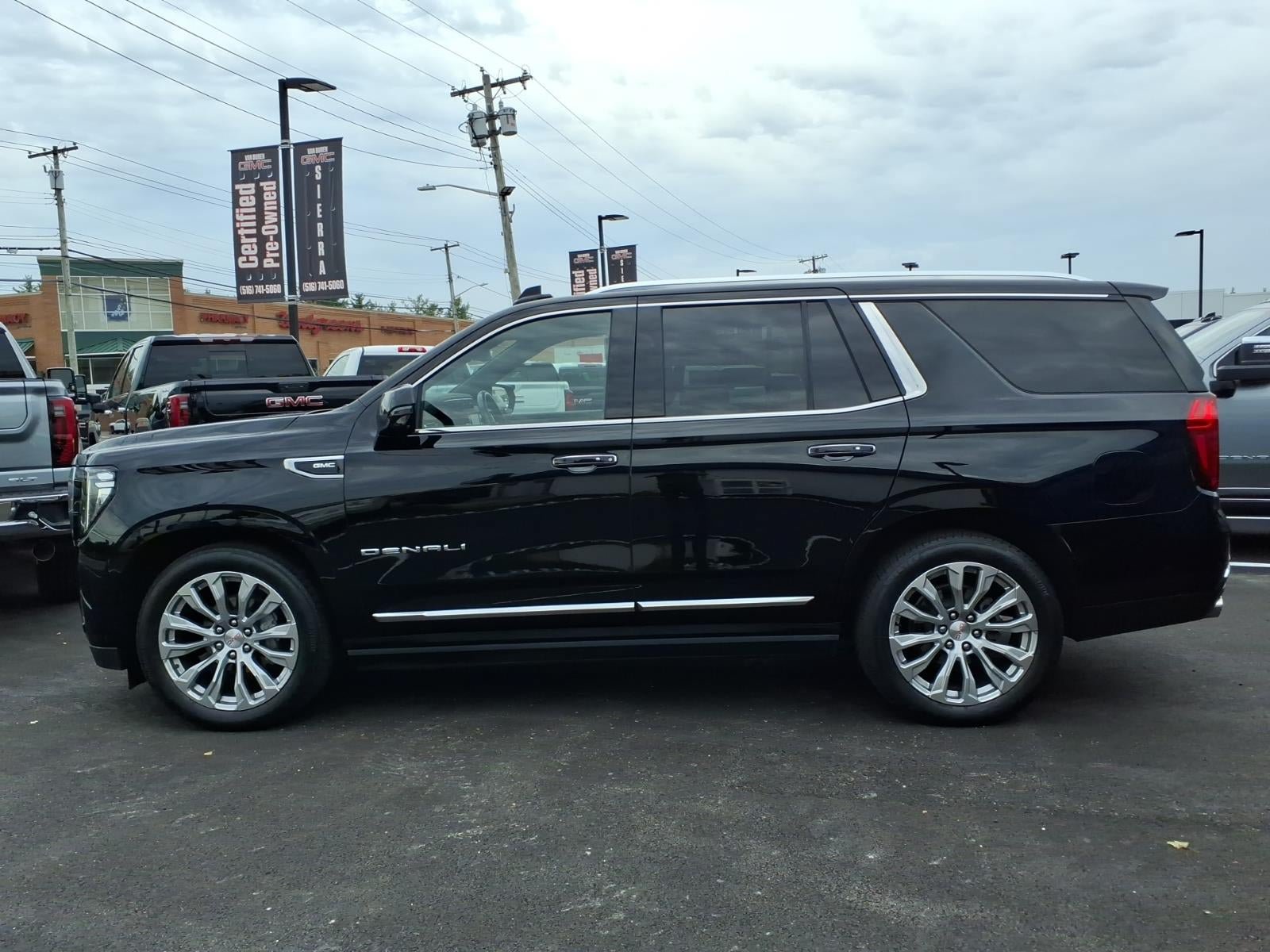 Used 2024 GMC Yukon Denali w/ Denali Reserve Package AWD/4WD image 7