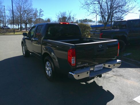 Used 2013 Nissan Frontier SV w/ SV Value Truck Pkg image 9