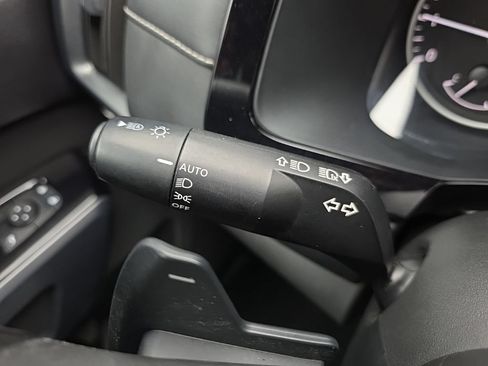 Used 2024 Nissan Pathfinder SL AWD/4WD image 26