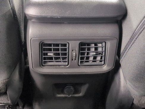 Used 2025 Toyota RAV4 LE AWD/4WD image 22