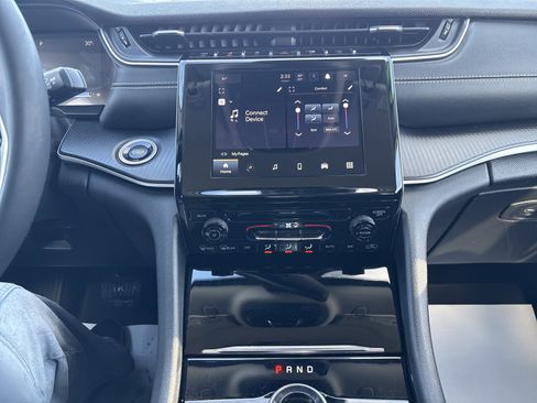 Used 2023 Jeep Grand Cherokee L Laredo image 26