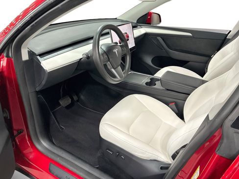 Certified 2023 Tesla Model Y Long Range AWD/4WD image 9