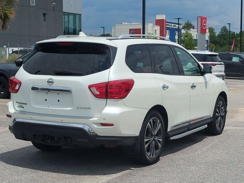 Used 2020 Nissan Pathfinder Platinum FWD image 4