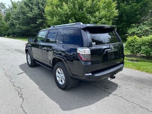 Used 2023 Toyota 4Runner SR5 Premium w/ Moonroof Package AWD/4WD image 5