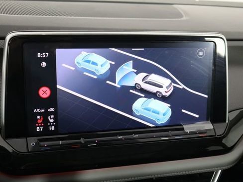 Used 2025 Volkswagen Atlas Peak Edition SE image 44