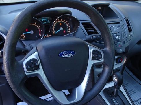 Used 2018 Ford Fiesta SE image 27