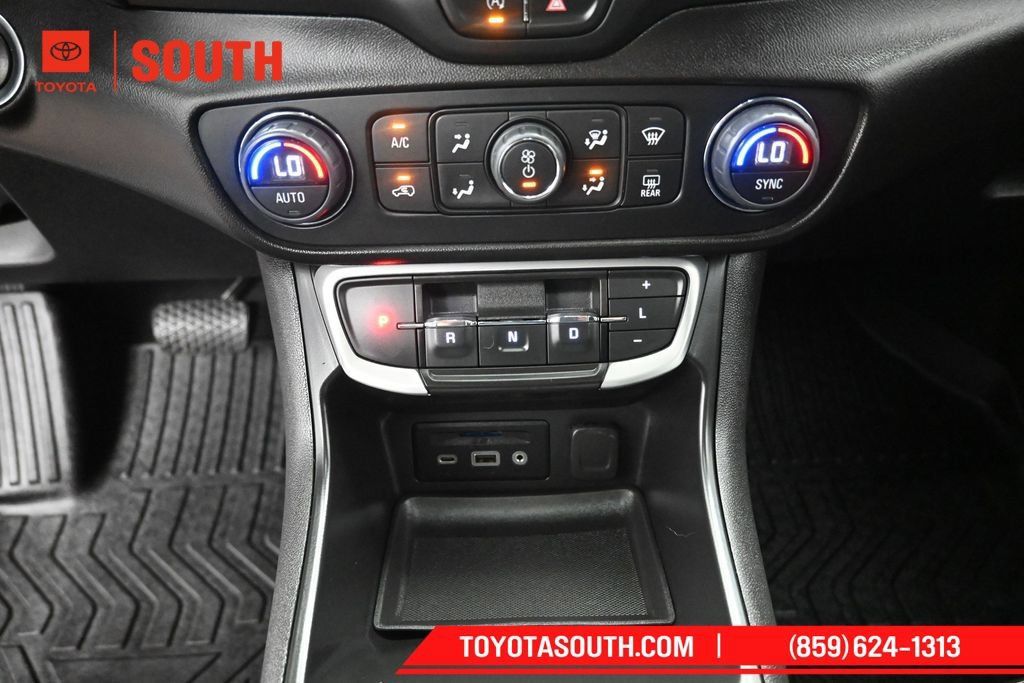 Used 2023 GMC Terrain SLT FWD image 19