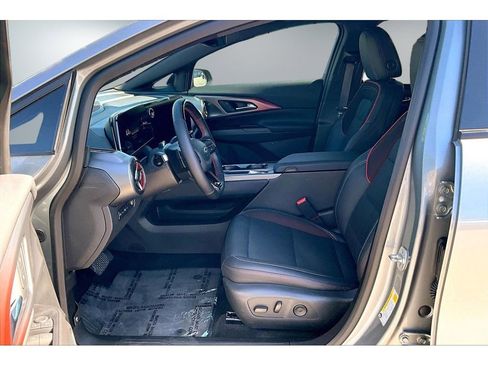 Used 2024 Chevrolet Equinox EV RS FWD image 21