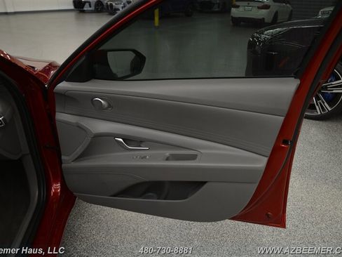 Used 2024 Hyundai Elantra SEL FWD image 38