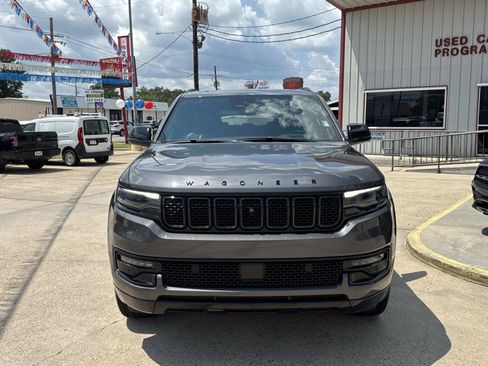 Used 2023 Jeep Wagoneer Series II RWD image 2