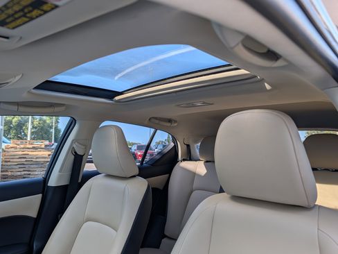 Used 2014 Lexus CT 200h FWD image 27