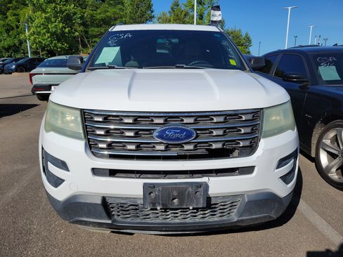 Used 2016 Ford Explorer 4WD image 2