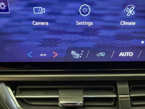 New 2026 Chevrolet Equinox EV LT w/ Comfort Package FWD image 8