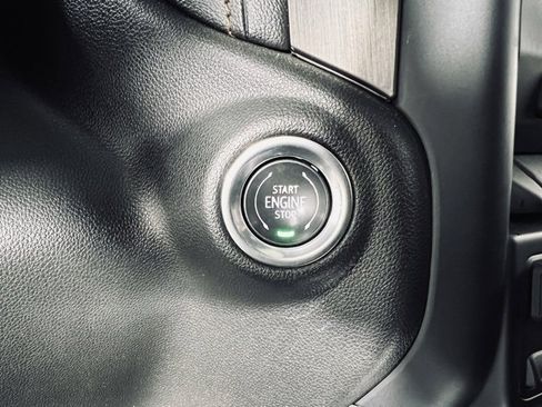 Used 2022 GMC Sierra 1500 AT4 w/ Technology Package image 26