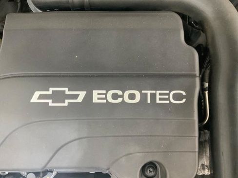 Used 2017 Chevrolet Malibu LT FWD image 35