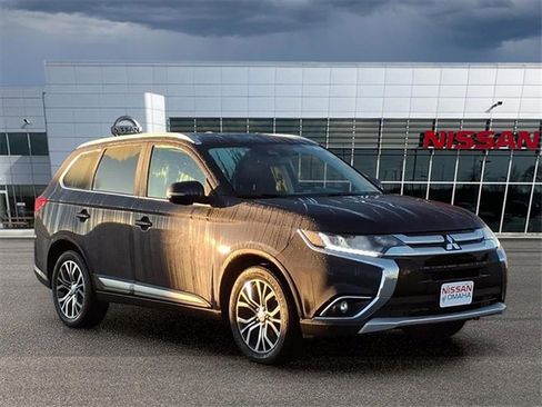 Used 2017 Mitsubishi Outlander SEL image 1