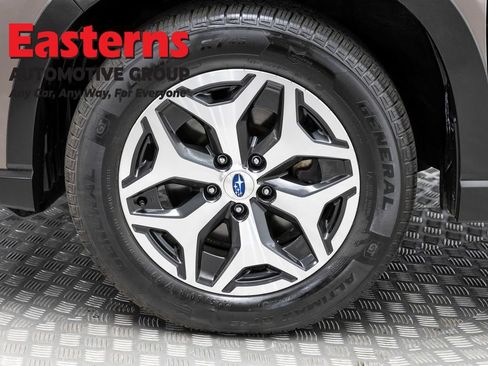 Used 2022 Subaru Forester Premium AWD/4WD image 36