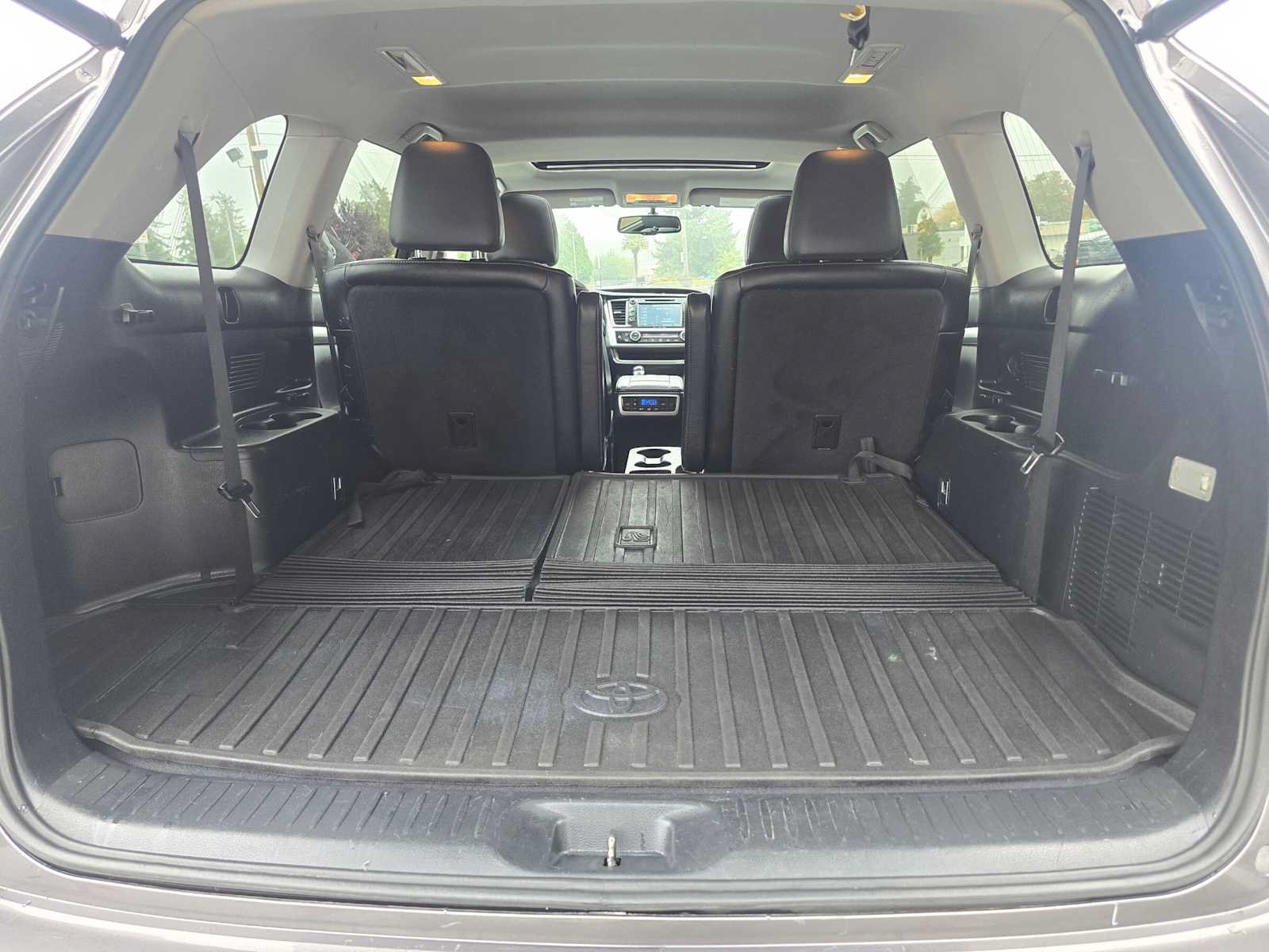 Used 2016 Toyota Highlander XLE AWD/4WD image 14