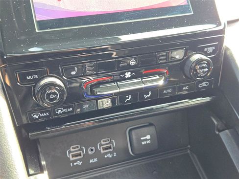 Used 2024 Jeep Grand Cherokee Altitude AWD/4WD image 34