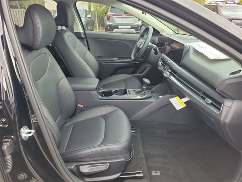 New 2026 Kia K4 EX image 7