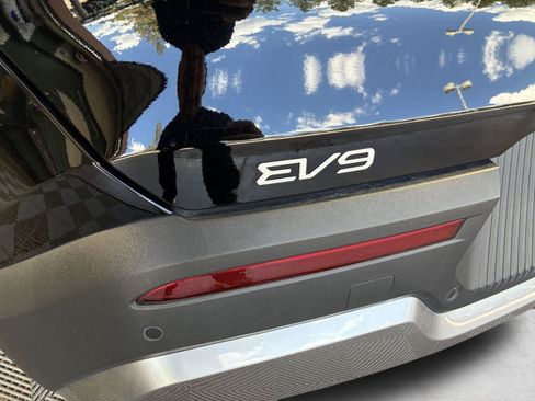 Used 2024 Kia EV9 Wind AWD/4WD image 8