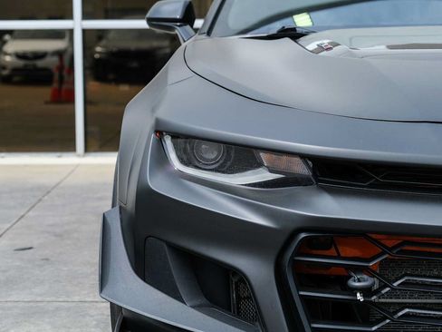 Used 2022 Chevrolet Camaro ZL1 RWD image 6