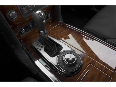 Used 2015 INFINITI QX80 4WD w/ Deluxe Technology Package image 14