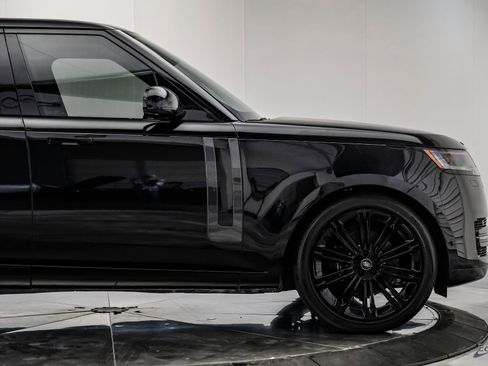 Used 2024 Land Rover Range Rover SE image 17