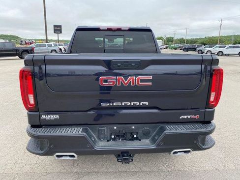 Used 2025 GMC Sierra 1500 AT4 w/ Technology Package AWD/4WD image 5
