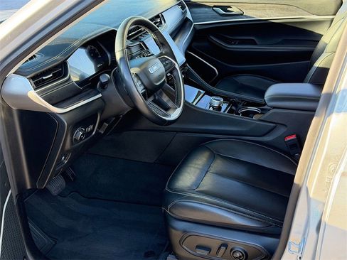 Used 2021 Jeep Grand Cherokee L Limited image 9