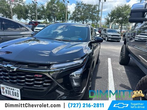 Used 2025 Chevrolet Trax RS w/ Sunroof Package FWD image 1