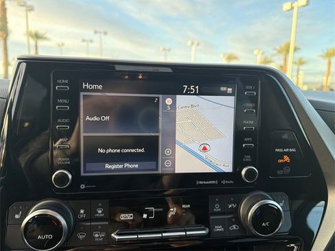 Certified 2022 Toyota Highlander XLE image 20