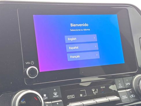 Used 2023 Toyota Highlander LE FWD image 33