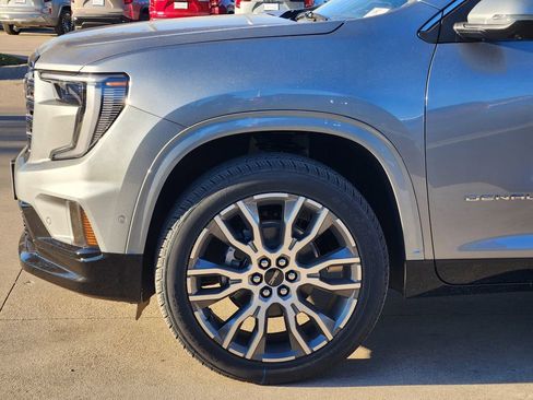 New 2026 GMC Acadia Denali Ultimate w/ LPO, Floor Liner Package image 7