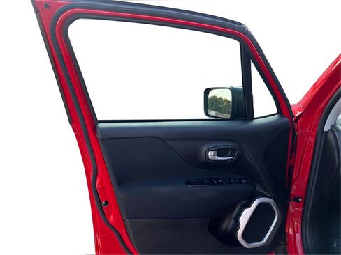 Used 2021 Jeep Renegade Sport image 20