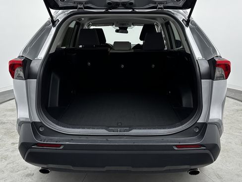 Used 2021 Toyota RAV4 XLE image 27