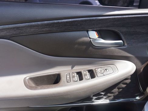 Used 2019 Hyundai Santa Fe SEL image 3