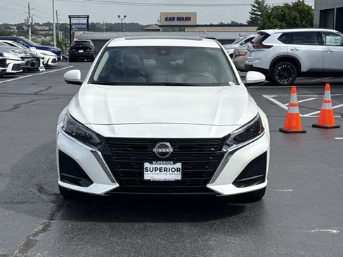 Used 2025 Nissan Altima 2.5 SL AWD/4WD image 12