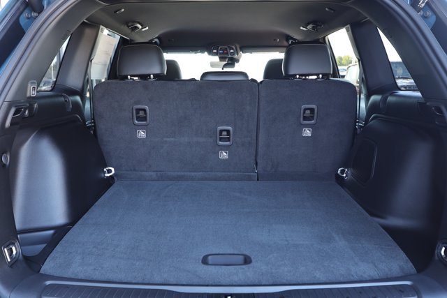 New 2027 Jeep Grand Cherokee Limited RWD image 10