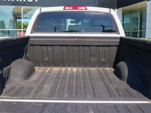 Used 2019 Toyota Tundra SR5 w/ SR5 Upgrade Package AWD/4WD image 11